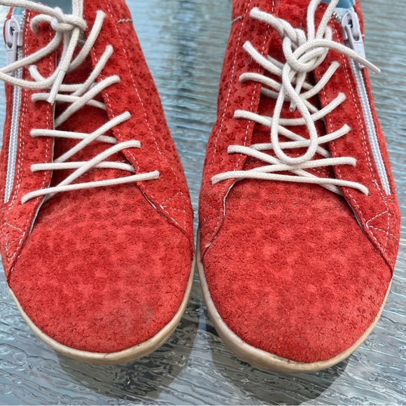 Cloud Adeline Aika Red Suede Lace/Zip Up Sneakers - Picture 4 of 16